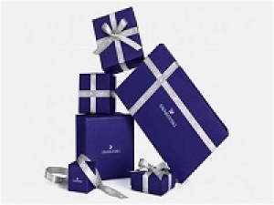 【2026.1/31まで   Xmas＆年末年始】クリスタルジュエリー/チャーム/オーナメント/雑貨販売　＜SWAROVSKI (スワロフスキー)  横浜ランドマークプラザ＞期間限定時給1500～1550円＋交通費 / 週払いOK◇ジュエリー未経験OK◇商材問わずなにかしらの販売経験があればOK◇私服◇学生.20代.30代.40代.50代前半 女性活躍中！＜専用フォーム返信＆オンラインで簡単登録＞tan-A-Xmas-suwa