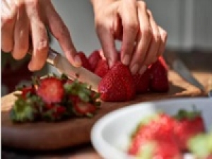 【洋菓子の製造・補助】即日～長期＜上野松坂屋＞ベルギー王室御用達！チョコレート＆スイーツ菓子の人気SHOP◇洋菓子の製造経験がある方歓迎◇時給1500円＋交通費 / 週払いOK ◇20代.30代.40代.50代前半 男女スタッフさん活躍中！＜専用フォーム返信＆オンラインで簡単登録＞FD-T-ed-vita