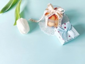 【未経験歓迎！洋菓子販売】即日～期間＜羽田空港第2ターミナル＞◇花束のような可愛いラングドシャ等、話題の洋菓子店◇時給1600円＋交通費 / 週払いOK / 12:00～21:00 / 勤務時間の相談K / 週4～5日 / 何かしらの販売経験があればエントリーOK ◇学生.20代.30代.40代前半 女性スタッフさん活躍中！＜専用フォーム返信＆オンラインで簡単登録＞FD-T-pl-aud①