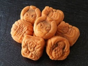 未経験歓迎！【年末年始の短期販売STAFF / 週4～5日】即日～1/中旬  ＜新宿小田急＞縁起もよく可愛らしい鳥型のサブレーは鎌倉銘菓！鎌倉発の老舗店で和菓子販売◇時給1400～1500円＋交通費 / 週払いOK / 20代.30代.40代女性活躍中！＜専用フォーム返信＆オンラインで簡単登録＞tan-F-toshim