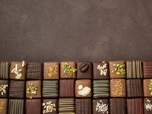 【未経験OK / 洋菓子販売】即日～長期＜銀座三越＞可愛い板チョコレート・ブラウニー、フィナンシェ、ショコラでアレンジしたスイーツ販売◇時給1500円＋交通費 / 週払いOK / 包装未経験相談OK / 20代.30代.40代男女スタッフさん活躍中！＜専用フォーム返信＆オンラインで簡単登録＞FD-T-jw-bela②-d