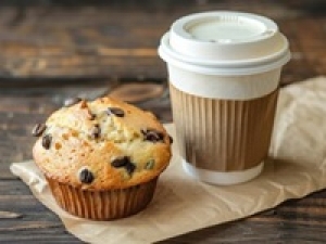 即日～長期予定【英語が活かせる / 日本語レベルN1必須】高時給1700円＋交通費  ＜THE COACH Coffee Shop(ザ コーチ カフェ ショップ)　キャットストリート＞アメリカンダイナーのような空間でこだわりのコーヒーやスイーツ◇カフェSTAFF〖簡易調理・盛り付け・ドリンク作成・カフェトラック運営・レジなど〗週払いOK / 20代,30代男女活躍中！＜専用フォーム返信＆オンラインで簡単登録＞AP-T-ch-cafe