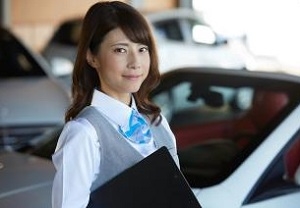 即日～長期＊高級ドイツ車のショールーム受付スタッフ＜メルセデス・ベンツ/サーティファイドカーセンター世田谷桜丘＞ご来店受付・アテンド・営業担当取次＊丁寧な応対ができれば未経験OK！車両移動のお手伝いもあり車好き・運転好き歓迎＊時給1600円/交通費支給/制服貸与/月に1回は連休あり♪20代～40代前半女性活躍！＜メール返信＆オンラインで簡単登録＞ OF-h-yana-setaC