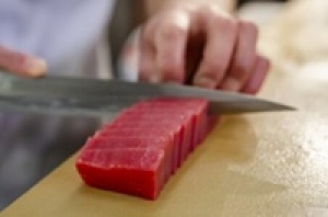 【正社員】スーパーで鮮魚加工◆経験を活かして社員に！「業務スーパー」地域に根付いた安心安全なスーパーマーケット◆月給25万円～/賞与あり/社保完備◆30代,40代男女活躍中！＜専用フォーム返信＆オンラインで登録OK＞　OT-h-gyoum