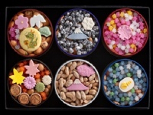 未経験OK＜銀座菊廼舎本店 / 東急のれん街(渋谷ヒカリエ) ＞四季折々の彩り、遊び心ある職人技、縁起の良い銘菓『冨貴寄(ふきよせ)』は贈り物の代表作◇時給1450～1550円＋交通費・週払いOK / 社保完備給 / 20代.30代.40代.50代前半 女性活躍中！＜専用フォーム返信＆オンラインで簡単登録＞FD-T-kikuno②