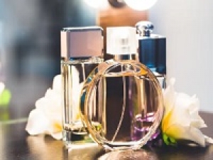 【正社員 / 店長候補】＜Rituals / リチュアルズ　都内店＞年収280～350万円(経験考慮) / 通勤他各種手当＆保険完備 / 年1回昇給・インセンティブ支給有■ボディケア・フレグランスアドバイザー業務◇オランダ生まれ・欧州で人気のライフスタイルブランド♪【コスメ販売経験者歓迎 / 髪型・髪色・ネイル・ピアス自由 / 20代,30代,40代男女活躍中】AP-T-burub-ritua