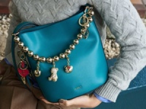 【即日～1/12　繁忙期の増員スタッフ】人気ランキング上位！イタリア有名ブランド『FURLA (フルラ)』でバッグや革小物の販売＜木更津アウトレット＞時給1350～1450円＋交通費 / 週払いOK / アパレル未経験もOK / 条件優遇あり / 20代.30代.40代女性活躍中！＜専用フォームの返信＆オンラインで簡単登録＞tan-A-fur