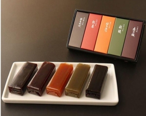 【和菓子未経験OK】即日～長期 / 週4～5日 ＜京都大丸＞羊羹で有名な京都の老舗店販売のお仕事◇時給1450～1550円＋交通費◇上下制服貸与あり◇20代.30代.40代.50代女性活躍中！＜専用フォームの返信＆LINEビデオで簡単登録＞FD-K-tora