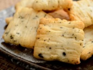 即日～長期＜和菓子販売 / 川崎＞海苔、昆布、胡麻、チーズおかきや海老おかきなど個性豊かなおかきが人気！【おかき・あられ・どら焼き・最中・季節和菓子】時給1500円以上＋交通費 / 週払いOK / 和菓子未経験OK / 20代.30代.40代女性スタッフさん多数活躍中！＜専用フォーム返信＆オンラインで簡単登録＞②-d