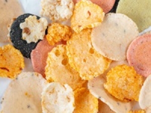 和菓子未経験OK【和菓子販売 / 新宿伊勢丹】即日～長期◇海老せんべいなど手土産、贈り物の定番！有名和菓子店で販売◇時給1550円＋交通費 / 週払いOK / 20代.30代.40代女性活躍中！＜専用フォーム返信＆オンラインで簡単登録＞FD-T-ebi②-d