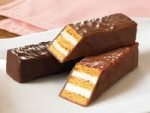 長期＜洋菓子販売 / 新宿小田急＞スタート日相談OK◇時給1500円＋交 / 週払いOK◇チョコレートでコーテイングしたミルフィユ菓子発祥◇個包装＆オシャレなパッケージ◇一口サイズのプチフールや焼き菓子などギフトにも喜ばれる人気ブランド◇20代.30代.40代前半の女性スタッフさん多数活躍中！＜専用フォーム返信＆オンラインで簡単登録＞FD-T-ruru①-d