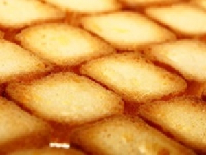 洋菓子デビュー歓迎！即日～長期 ＜洋菓子販売　羽田空港＞時給1700円＋交 / 週払いOK◇お土産市場でも上位！国内外問わず知名度高め！多くの人気商品を発信する有名洋菓子ブランド◇9:00～21:30内シフト制◇学生.20代.30代.40男女スタッフさん活躍中！＜専用フォーム返信＆オンラインで簡単登録＞FD-T-gps-long②-d