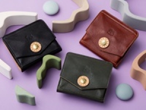 【クリスマスSALE販売補助】12/13～12/26  (期間中11日間）時給1450～1500円＋交通費 / 週払いOK【IL BISONTE（イル ビゾンテ）MARK IS みなとみらい】◆未経験歓迎◆カジュアル×シックなスタイルで人気！フィレンチェ発のレザーバッグ＆小物の販売◇私服◇人気のお仕事なので早めのエントリーがおすすめ！学生.20代30代男女活躍中！＜専用フォーム返信＆オンラインで簡単登録＞tan-A-Xmas-ilbiso