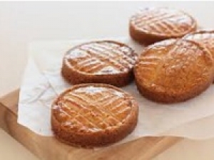 即日～長期【 実働7～7.5H相談OK】時給1500円+交＜東京大丸＞神戸発の老舗洋菓子メーカーが展開するブランド◇バターを楽しむ焼き菓子専門店◇実働時間内に着替え時間あり / 週払いOK / 制服貸与 / 20代.30代40代前半女性スタッフさん多数活躍中！＜専用フォーム返信＆オンラインで簡単登録＞FD-T-moz-gareo①-d