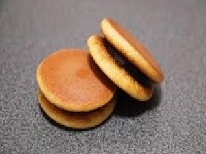 ＜日本橋高島屋＞もちもちのどら焼き、サクサクのおかき等☆上品なパッケージで手土産にも喜ばれる☆季節を楽しむ和菓子販売◇時給1500～1600円＋交通費支給 / 週払いOK /  和菓子未経験OK！プライベートも充実！20代30代.40代.50代前半女性スタッフさん多数活躍中◇社保完備/有給あり/週払い可＜専用フォーム返信＆オンラインで簡単登録＞FD-T-ginbo①-d
