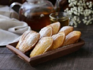 即日～長期＜二子玉川＞時給1500円以上＋交通費◇横浜発祥の有名洋菓子店◇何層にも重なったパイ菓子は看板商品◇ケーキ / 焼き菓子 / ギモーブ / カヌレ等 洋菓子販売◇20代.30代.40代女性スタッフさん多数活躍中!＜専用フォーム返信＆オンラインで簡単登録＞FD-T-gat②-d