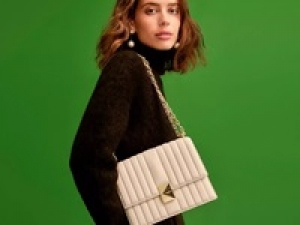 ■長期■時給1650円以上(経験有)+交通費■＜kate spade new york／ケイトスペード　酒々井アウトレット＞■未経験OK■アメリカ発の人気ファッションブランドでバッグ・革小物販売♪ 【シンプルな私服勤務OK／週払可／社保有給完備／20代,30代,40代女性スタッフ活躍中／スタート日ご相談ください】 ＜WEB登録/ 専用フォーム返信でOK＞AP-T-kate