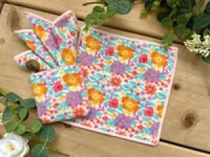 ■長期■時給1600円以上(経験有)+交通費■未経験でも相談OK■＜LOVERARY BY FEILER / ラブラリー バイ フェイラー　エチカ表参道＞ドイツ発☆ふわふわな質感＆ポップでキュートな色柄が人気◇ハンカチ / バッグ / ポーチ / クッション等【週払いOK / 制服貸与＆私服MIX / 駅から徒歩5分以内 / スタート日相談OK / 20代～30代後半女性スタッフ活躍中】＜専用フォームの返信＆オンラインで簡単登録＞ AP-T-love-fei-d