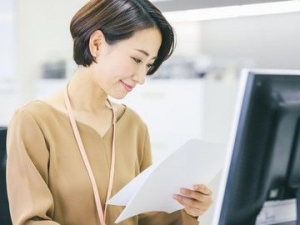 【銀座松屋】即日～長期◆百貨店オンラインストアの顧客対応事務◆電話やメール対応・売上データ集計・メルマガ作成など◆時給1750円＋交通費/月収例24万円/週払いOK◆土日含む週4～5日/朝はゆっくり10:00から♪ ◆20代,30代,40代男女活躍中！＜専用フォームの返信＆オンラインで簡単登録＞OF-T-mat-online