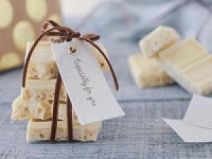 未経験OK！即日～長期『新宿高島屋』可愛い猫のイラストや美しいパッケージのデザインでも有名♪ 王宮御用達◇ウィーンの洋菓子ブランドで販売◇時給1550円＋交通費 / 週払いOK / 食品・菓子販売デビュー歓迎！20代.30代.40代.50代前半の女性スタッフさん活躍中＜専用フォーム返信＆オンラインで簡単登録＞FD-T-dml①-d