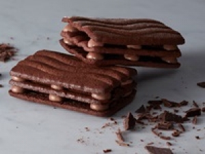 ＼時給UP／【未経験歓迎】12/10～1/20  ＜池袋駅構内＞年末年始の特別時給1700～1800円＋交通費◇スタイリッシュなパッケージでも人気『THE CAMPANELLA TOKYO (ザカンパネラ東京)』幅広い層に「喜ばれる東京土産」の箱入りショコラ菓子販売◇洋菓子が好き、興味があるなど大歓迎◇週払いOK◇週3～5日 / 遅番 ◇扶養内◇Wワーク◇学生.20代.30代女性活躍中！＜専用フォーム返信＆オンラインで簡単登録＞tan-f-kanp①