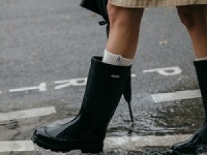 ■長期■週4日相談OK■時給1650円(経験有)+交通費■＜AIGLE / エーグル　たまプラーザテラス＞雨の日は気分を上げるおしゃれなレインブーツで♪ パリコレにも参加！ファッション感度の高いフランス発のアウトドアブランド◇アパレル未経験OK【週払いOK・社保有給完備・車通勤OK・20代,30代,40代前半 男女スタッフ活躍中】＜専用フォームの返信＆オンラインで簡単登録＞ AP-T-aig