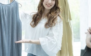 ＜入間・飯能エリアで販売のお仕事♪＞人気アパレル販売■時給～1800円+交■未経験OKのお仕事アリ！アパレルデビューを応援♪ 経験者のスキルアップをサポート！お気軽にご相談ください【2,3ヶ月程の短期や長期を選べる・モール＆百貨店＆アウトレット・コスメ＆バッグ,革小物＆ジュエリー,アクセサリー＆シューズ,スポーツギア等】希望条件を登録しておけばマッチした仕事をいつでもご紹介◇車通勤OKもアリ！週払いOK！スタート日相談OK！＜専用フォーム返信＆オンラインで簡単登録＞AP-T-iroiro