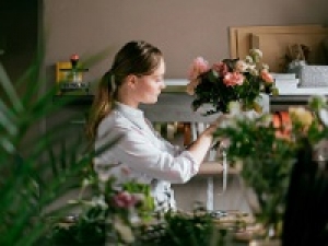 【✿青山フラワーマーケット✿ 母の日アレンジメントスタッフ】時給1500円＋交　＜5/7(木)　エミオ石神井公園店＞ライフスタイル&times;フラワーがコンセプト★パリのマルシェのようなおしゃれなフラワーショップでブーケ制作◇販売/レジなし◇ 週払いOK / 扶養内 / スニーカーOK / 駅チカ / 20代.30代.40代.50代女性スタッフさん活躍中！＜専用フォーム返信＆オンラインで簡単登録＞tan-O-aofla