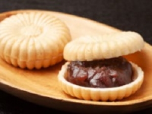 即日～長期＜和菓子販売 / 日本橋＞海苔、昆布、胡麻、チーズおかきや海老おかきなど個性豊かなおかきが人気！【おかき・あられ・どら焼き・最中・季節和菓子】時給1500円以上＋交通費 / 週払いOK / 和菓子未経験OK / 20代.30代.40代女性スタッフさん多数活躍中！＜専用フォーム返信＆オンラインで簡単登録＞FD-T-ginbo②-d