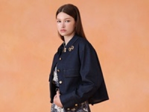 ◆長期◆時給1500円(経験有)+交通費支給＜ANAYI (アナイ)    日本橋三越＞上質素材とシルエットの美しさで支持されるブランド！レディースアパレル販売◆週払いあり・制服貸与あり・希望があれば社販も可能・シンプルネイルOK◆30代.40代 女性スタッフ活躍中！＜専用フォームの返信＆オンラインで簡単登録＞ AP-T-ANAY