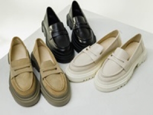 ◆長期◆時給1600円(経験有)・交通費全額支給◆アパレル未経験OK◆＜REGAL FACTORY STORE (リーガルファクトリーストア)　ふかや花園アウトレット＞メンズ＆レデイ―スのシューズ販売◇実働6H～時短勤務の相談OK◇20代,30代,40代.50代男女スタッフさん活躍中！【車通勤OK・新幹線通勤相談可・週払いOK・社保有給完備・社販なし / 私服】＜専用フォームの返信＆オンラインで簡単登録＞ap-T-regl-d