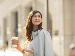 ＜レディースアパレル販売／あべのハルカス＞【時給1400～1450円】＜アパレル経験歓迎！20～40代女性活躍中！オンライン登録OK！週払いOK！交通費支給＞ap-k-ic