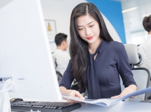 ◆長期派遣◆アパレル企業で採用関連の事務◆データ集計や処理作成・応募者への連絡・社内人事との連携などを担当します◆カジュアル系アパレルメーカー本社◆時給1500円/月収例23万円/交通費支給/週払いOK◆平日週4～5日/土日祝休み/20代,30代女性活躍中 ＜専用フォーム返信＆オンラインで登録OK＞ AP-g-koku-saijim