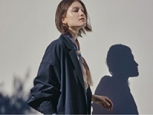 ■長期■時給1600円以上(経験有)+交通費■アパレル未経験相談OK■＜Theory lluxe (セオリーリュクス)  / 札幌大丸＞ニューヨーク発信の人気ブランドで販売■週払いOK・私服勤務・社保有給完備・社員登用実績アリ・20代.30代.40代 女性スタッフ活躍中！＜専用フォームの返信＆オンラインで簡単登録＞AP-T-TX