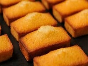 ◇＜年末年始　12/26～1/16　川崎ラゾーナ＞時給1300～1400円＋交通費◇洋菓子デビュー歓迎◇手土産でも定番！香ばしい焼き菓子やしっとり食感でリピーターさんも続出！袋入り、箱入り洋菓子販売◇ 週払いOK・週3～・未経験OK・Wワーク・扶養内・学生さん/20代.30代.40代女性活躍中！＜専用フォーム返信＆オンラインで簡単登録＞tan-F-shuku②-bata