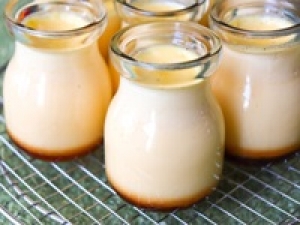 即日～長期【 実働7～7.5H相談OK】時給1500円+交＜中央林間＞神戸発！老舗洋菓子メーカーの人気店◇人気NO1のなめらかプリン、クリームチーズのこくが引き立つチーズケーキ等◇ロングセラー商品が豊富なショップで洋菓子販売◇実働時間内に着替え時間あり / 週払いOK / 制服貸与 / 20代.30代40代前半女性スタッフさん多数活躍中！＜専用フォーム返信＆オンラインで簡単登録＞FD-T-moz①-d