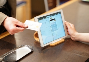 【浅草松屋】即日～長期◆1階集合レジ・3階レジ/カードカウンターなど賑わいのある売場で活躍！レジ・承り・付随する業務・その他お客様対応◆時給1600円/月収例23万円/交通費支給/週払いOK/制服貸与あり◆20代～50代男女活躍中！＜専用フォーム返信＆オンラインで簡単登録＞ OT-T-mat-asagyoumu