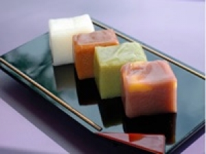 【和菓子販売】即日～長期 ＜銀座松屋＞時給1500～1550円＋交通費 / 週払いOK◇果実を活かした見た目も美しい四季折々の果実和菓子◇なにかしら食品販売経験があればOK / デパ地下デビュー歓迎 / 20代.30代.40代.50代女性スタッフさん活躍中！＜専用フォーム返信＆オンラインで簡単登録＞FD-T-minamoto②-d