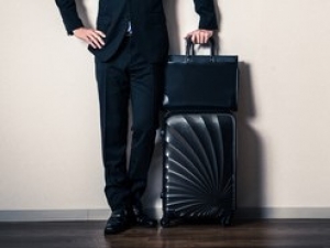 販売経験者歓迎！即日～長期＜Samsonite サムソナイト / 草津イオン＞バッグ・スーツケース販売【時給1400～1500円｜週払いOK！オンライン登録OK！】20～50代男女スタッフ活躍中！ap-k-sam-kusatu