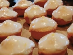 未経験OK！書類選考のみ【洋菓子の短期催事販売】短期＜1/5～1/18　品川エキュート＞時給1450～1550円＋交通費 / 週払いOK◇モンドセレクションも受賞！爽やかな香りと程よい甘味、爽やかなレモン風味と濃厚なチーズが絶妙のレモンケーキ等の販売◇週3～5日 / スニーカーOK◇学生さん/20代.30代.40代男女活躍中！＜専用フォーム返信＆オンラインで簡単登録＞tan-F-shuku①-lemon