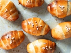 【ベーカリー短期催事販売】＜6/23～7/3　コレもう食べた？浦和＞ 未経験OK！フランス発の本格パンが揃う人気のベーカリーshopで販売◇ 時給1400～1500円＋交通費 / /週払いOK  / 扶養内 / 週3～ / 実働6H～相談OK / Wワーク / スニーカーOK /学生.20代.30代40代.50代 女性活躍中！＜専用フォーム返信＆オンラインで簡単登録＞tan-F-ed-rubi①