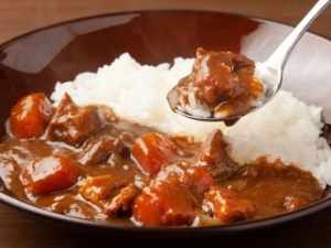 【紹介予定派遣】≪20代30代40代男女スタッフ活躍中≫未経験歓迎♪阪急三番街の有名カレー屋でカウンター＆盛り付け業務スタッフ募集！【時給1300～1350円+交通費】ヨーロピアンカレーをコンセプトにしたカレーハウス♪制服一式貸与あり！〈週払いOK！交通費支給〉fd-k-san②