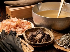未経験歓迎！＜おだし専門店 / 京都大丸＞販売スタッフ募集！【時給1400～1450円】◇◇“てまひま”をかけてつくった調味料専門店◇◇＜20～40代スタッフ活躍中！安定の週5日勤務！オンラインで登録完了！来社＆履歴書不要！週払いOK！交通費支給！＞FD-k-kaya-kyotodaimaru