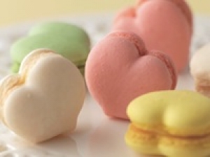 【週4～5日or週2～3日】即日～長期『ブールミッシュ / 日本橋三越』マカロン・ギモーヴ・スイーツ洋菓子販売/フランス菓子販売◇手土産人気も高い見た目も可愛いスイーツブランド＜時給1500円＋交通費＞制服貸与 / 週払いOK / 20代.30代.40代.50代前半 女性スタッフさん多数活躍中！＜専用フォーム返信＆オンラインで簡単登録＞FD-T-buru①