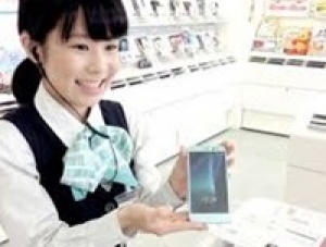 【契約社員】携帯ショップで大手通信企業の販売クルー◆9割が未経験からスタート！接客経験を活かして活躍！◆月給25万2千円～・賞与あり・年間休日123日・その他福利厚生充実◇東京都青梅市　AP-T-ex-SB25