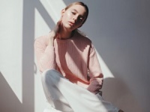 ◆即日～長期◆時給1600円以上(経験有)・交通費支給＜three dots / スリードッツ　銀座三越店＞シンプルで美しいシルエットが人気のロサンゼルス発ブランド◆インセンティブ制度アリ・週払いOK・社保有給完備・30代～60代女性スタッフ活躍中！＜専用フォームの返信＆オンラインで簡単登録＞AP-T-3d