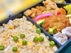 マネキン＜即日スタート/6ヶ月～1年間　期間相談OK＞横浜発祥★美味しいシュウマイで有名！！売り切れ必須のシウマイ弁当の販売♪＜EXPASA足柄（下り）＞ 日給12000円＋交通費 　月給例26万円～ / 制服貸与あり / 車通勤あり/ 研修あるので安心してお仕事スタート/  スタート日ご相談下さい☆ ＜専用フォーム返信で登録完了◇自宅で簡単登録！＞fd-j-kiyo