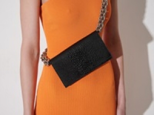 ■即日～長期■時給1450～1550円＋交■＜和歌山近鉄＞大人気！NY生まれの有名ブランドで販売◇スタイリッシュで使い心地良いアイテムはオフィスでもプライベートでも活躍◇バッグ・レザー小物＆ジュエリー・アクセサリー＆シューズ＆時計など【週払いOK・社販なし / 制服貸与・社保有給完備・20代,30代,40代男女スタッフ活躍中】＜専用フォーム返信＆LINEビデオで簡単登録＞AP-K-micha-in