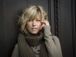 ＊即日～長期・週4日からOK！＊時給1600円以上(経験有)+交通費＊インポートを中心に展開するアパレルセレクトショップ【丸の内エリア路面店】本物を知る大人に向けて世界中から厳選されたアイテムを提案＊アパレル未経験歓迎！物販経験があればOKです♪＊週払いOK・服装 貸与あり・社保有給完備＊20代,30代,40代女性スッフ活躍中！＜専用フォーム返信＆オンラインで簡単登録＞ AP-T-aprt-d