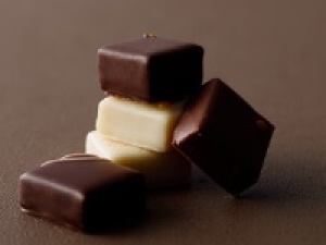 ■未経験OK■即日～長期◇週4～ / 実働6H～相談可 ＜GODIVA(ゴディバ)  　ランドマークプラザ＞ベルギー発☆高級チョコレートの販売◇時給1350円＋交通費 / 週払いOK ◇甘すぎないビターな味も人気！何かしらの接客経験があればOK！20代.30代.40代男女活躍中！＜専用フォーム返信＆オンラインで簡単登録＞FD-T-gdv①